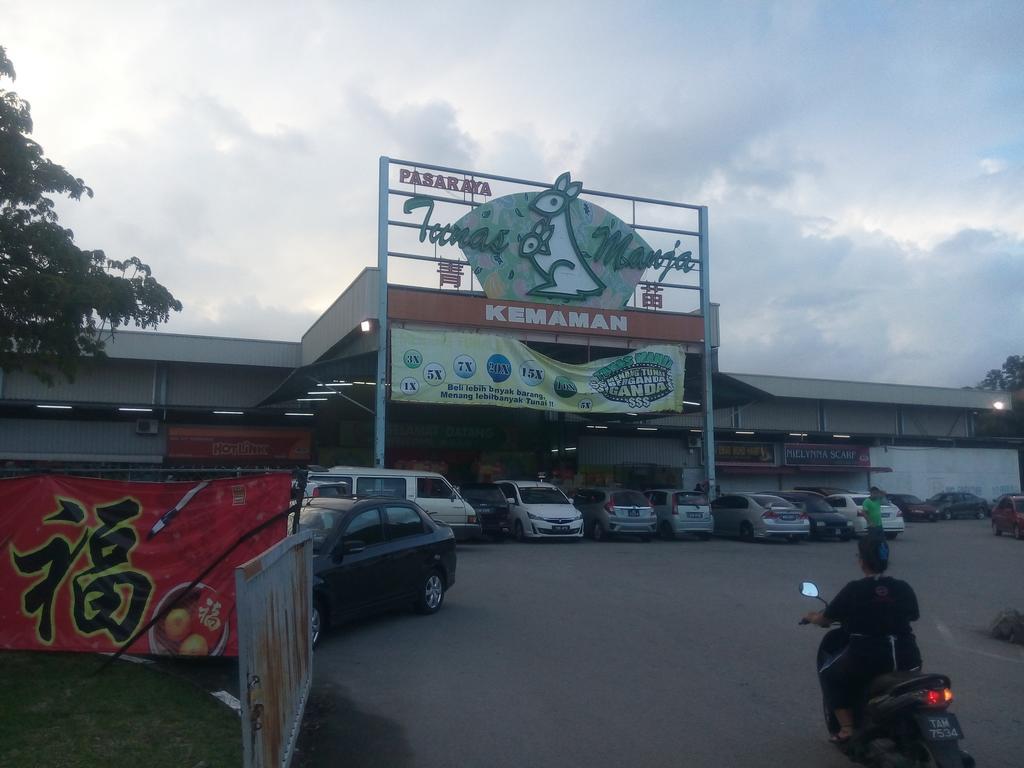 Kemaman Lodge & Cafe Chukai Zewnętrze zdjęcie