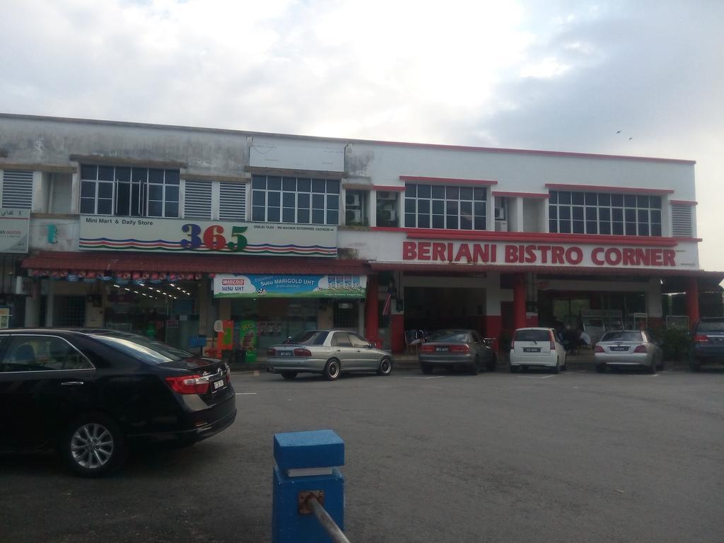 Kemaman Lodge & Cafe Chukai Zewnętrze zdjęcie